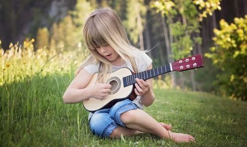 女の子とギター